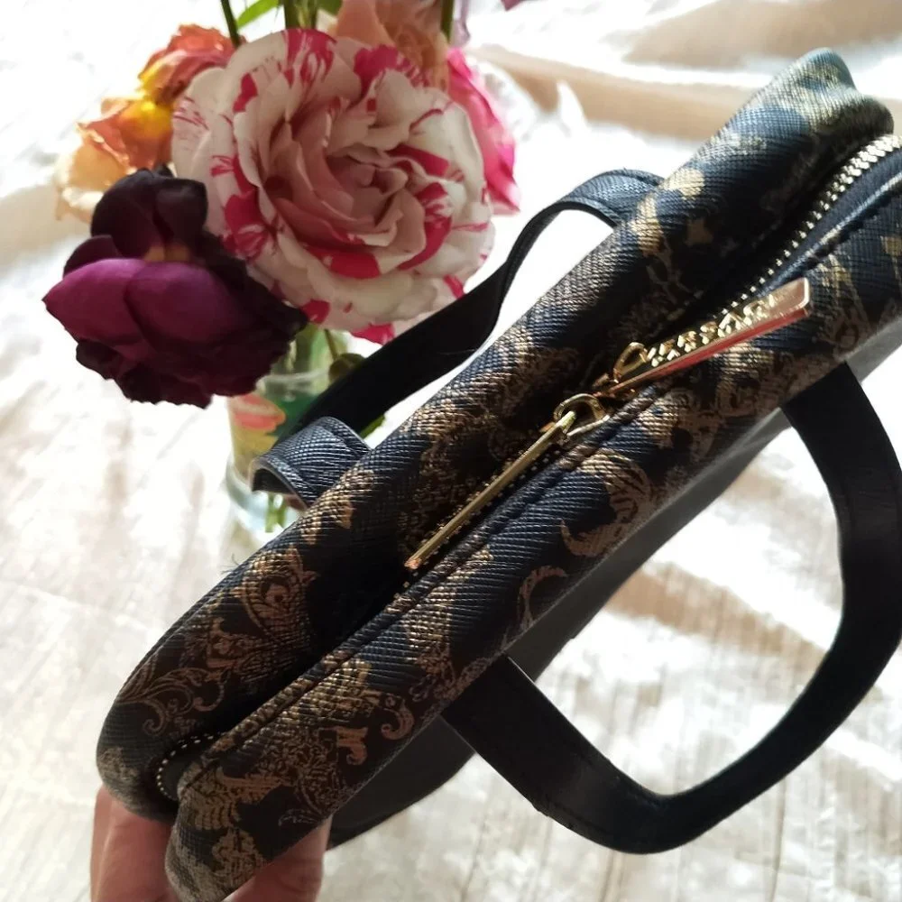 Versace parfums cosmetic bag with makeup storage zipper baroque